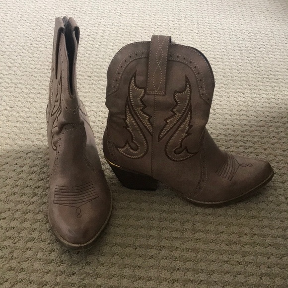 very volatile los angeles cowboy boots